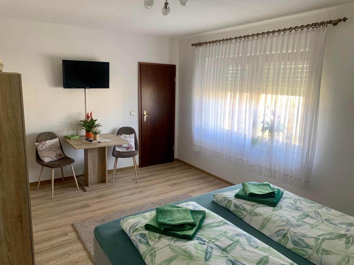 Haus Am Burghain Naumburg  Ngoại thất bức ảnh